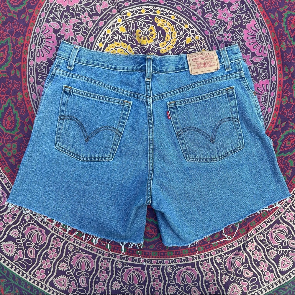Levi's 550 Relaxed Shorts Blue High-Waist Cutoff Denim Jean Shorts | Size 14 - Picture 3 of 13